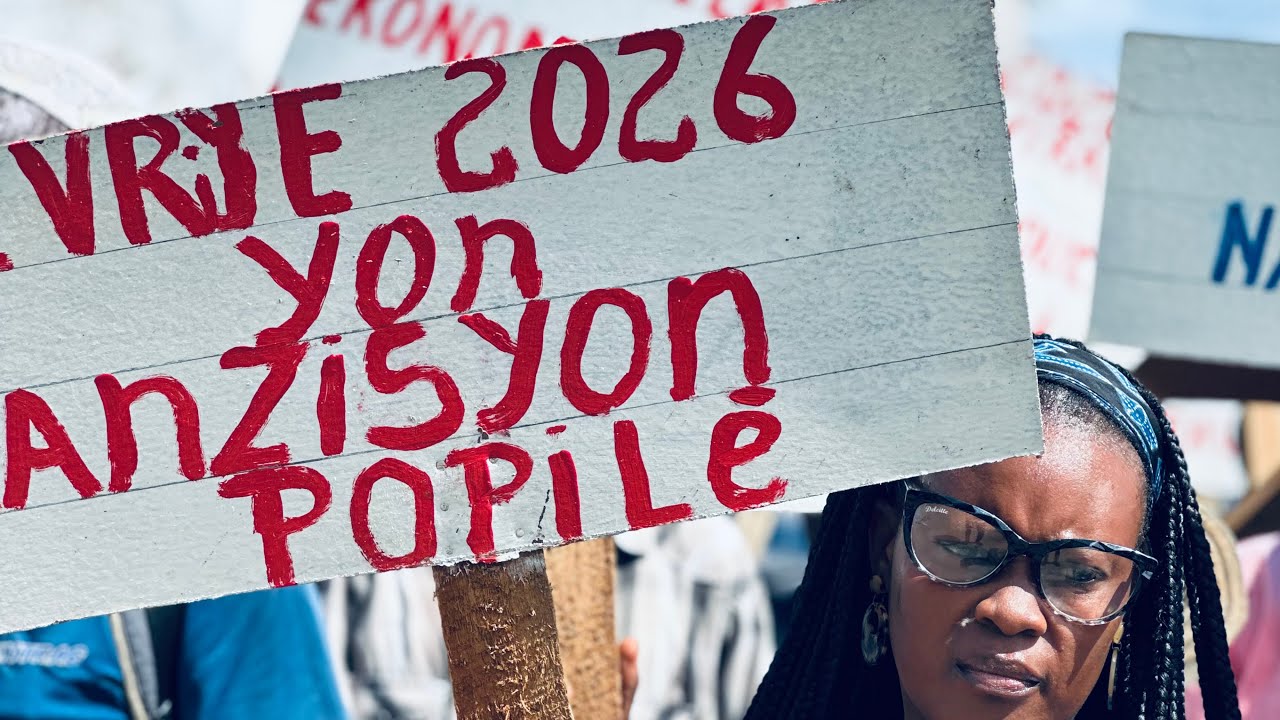 FLASH. Gwo Manifestasyon nan Okap kont KPT an nan vil Okap pou yon lot tranzisyon 3 manb pran peyi a