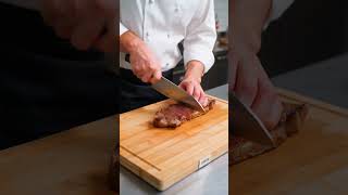 Master the perfect slice for tender steak every time #steaklover #cookinghacks #foodie