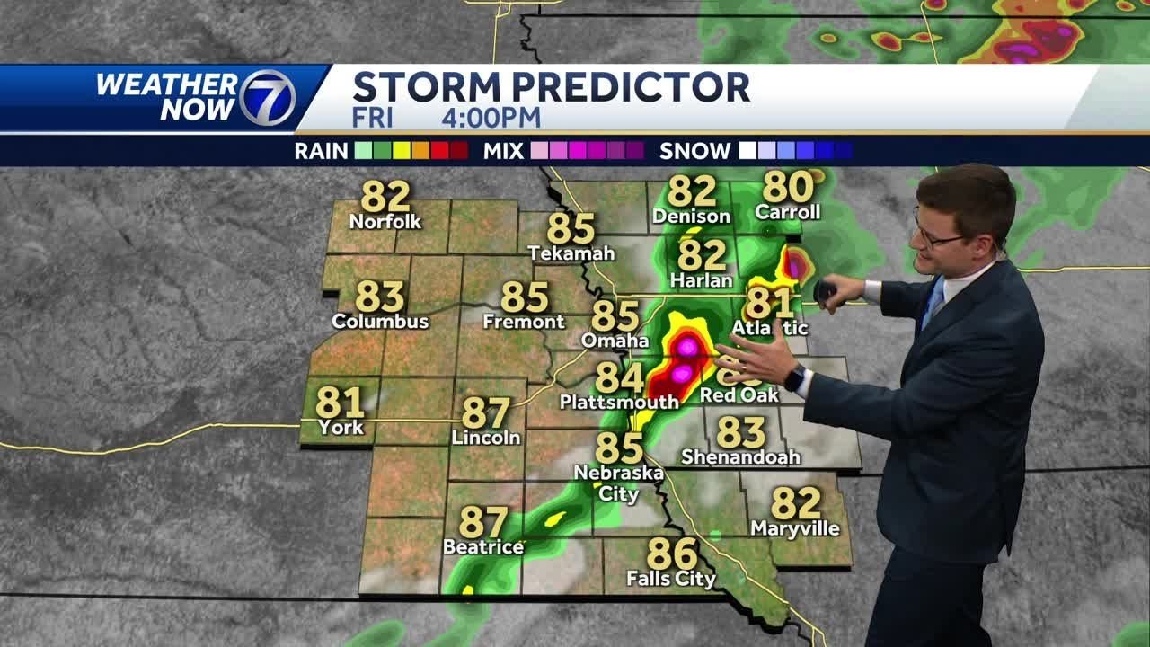 Chance for a few strong to severe storms Friday - YouTube
