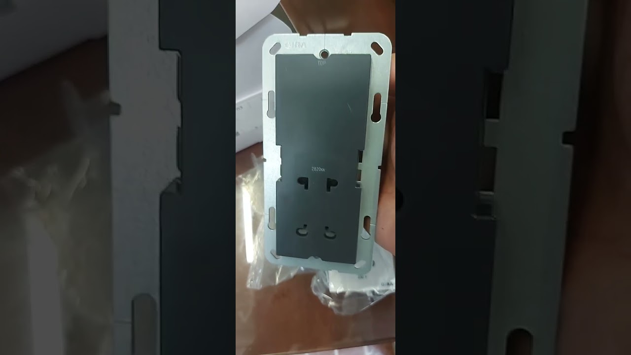 Ổ cắm dao cạo râu Gira - Gira Razor Socket Outlet 110 - 240 V~