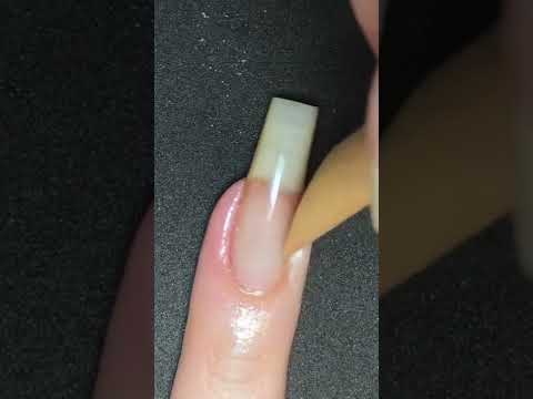 Vídeo: Como engrossar as unhas: 10 etapas (com fotos)