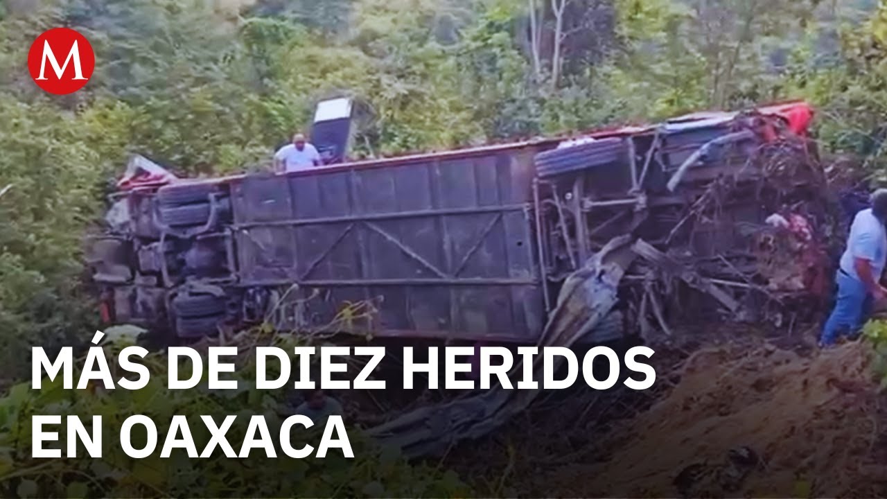 Choque de camión en Oaxaca deja tres muertos y diez heridos - YouTube