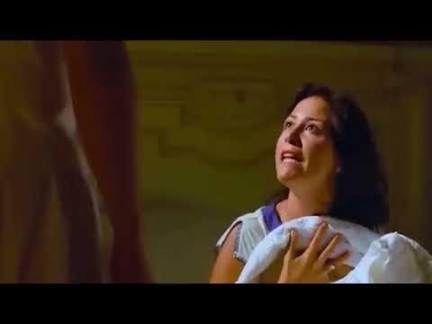 طلع عليها وهيه نايمه شاف رجليها مكشوفه اتهبل
