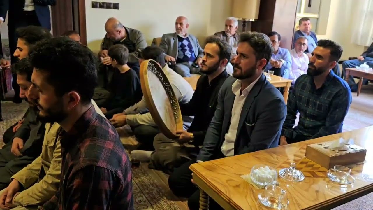 هات فەسڵی گوڵان، بولبولی دێوانە لە کێیە