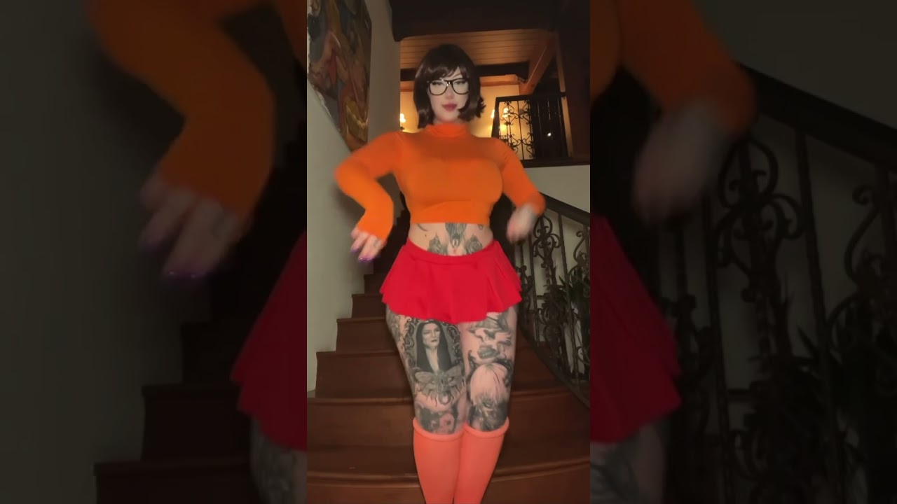 Who’s your favorite Scooby Doo character?❤️🧡 #velma