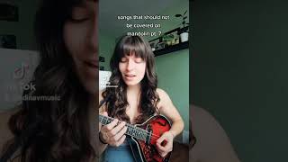Actually this should 100% be covered on mandolin… 🙌🏻👏🏻 @adinavmusic #acousticcover #mandolin