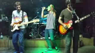 Video thumbnail of "Fakie 500 km al norte Valparaiso Rock 30 Agosto 2014"