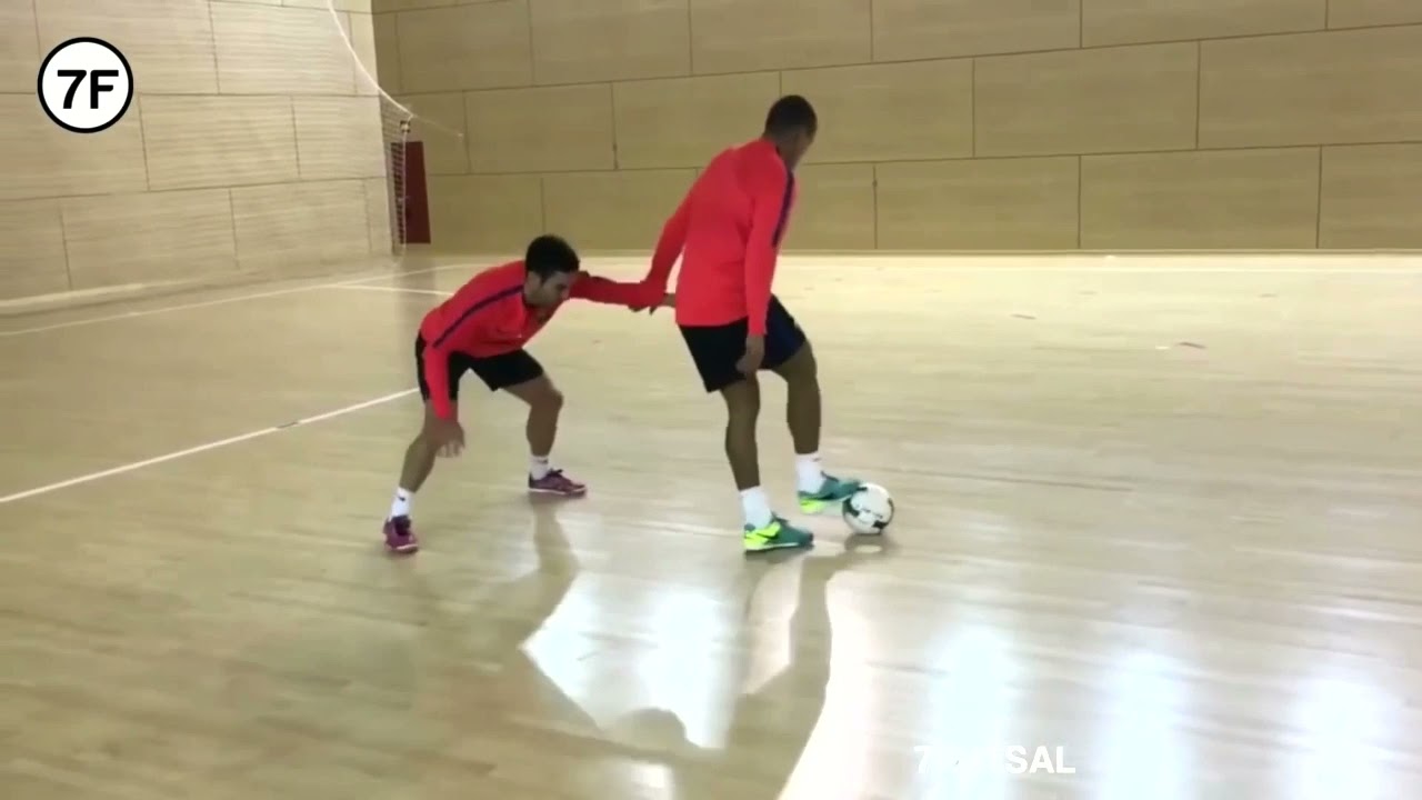 Futsal Protecting/Shielding the ball as a Pivot YouTube