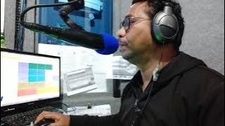 Download lagu Penyiar Radio Berita. Kilas Peristiwa, 103 Solopos FM, Jendela Informasi Terkini.