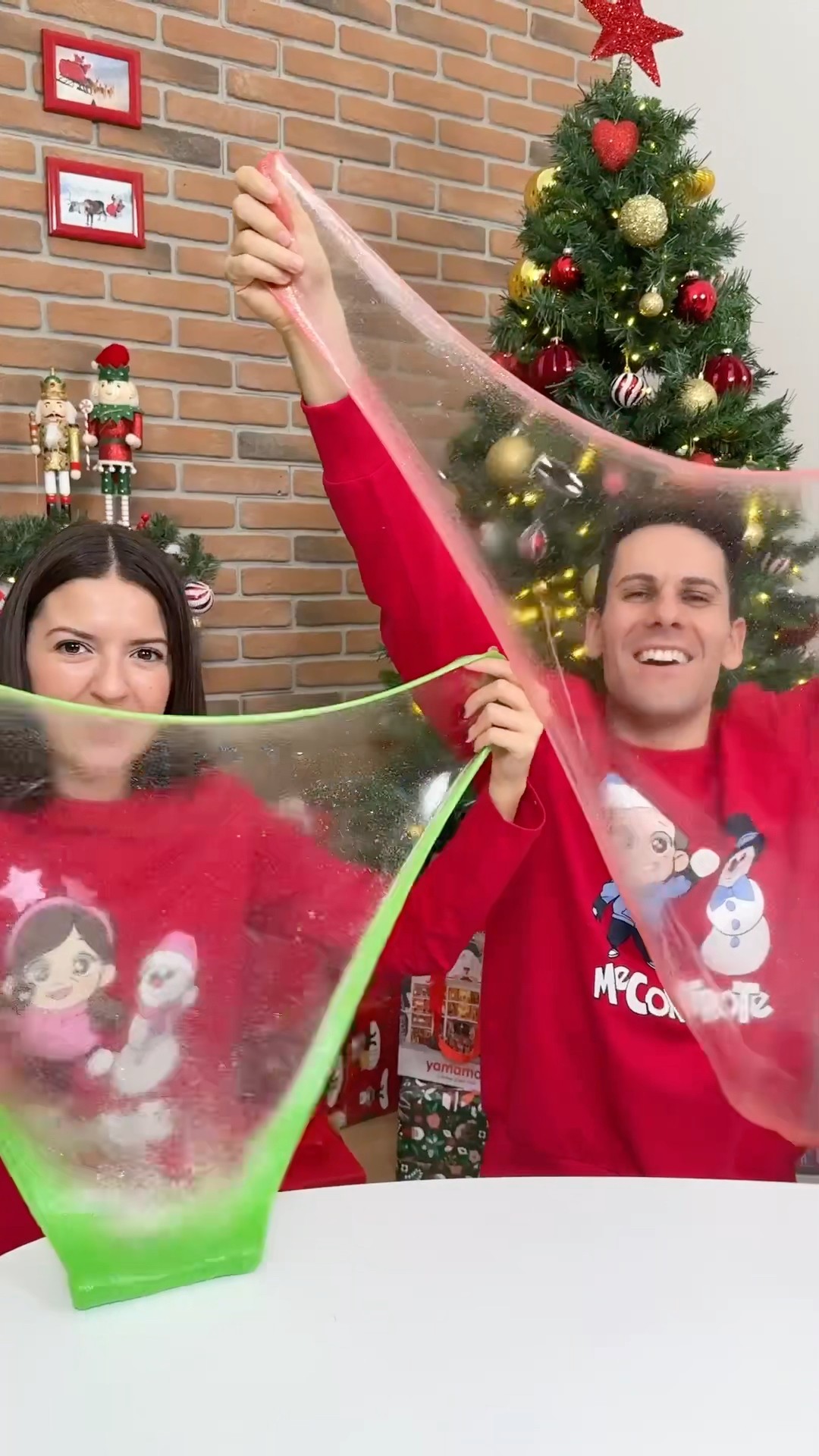 Bolla gigante con lo slime di Natale! @yamamayofficial #adv