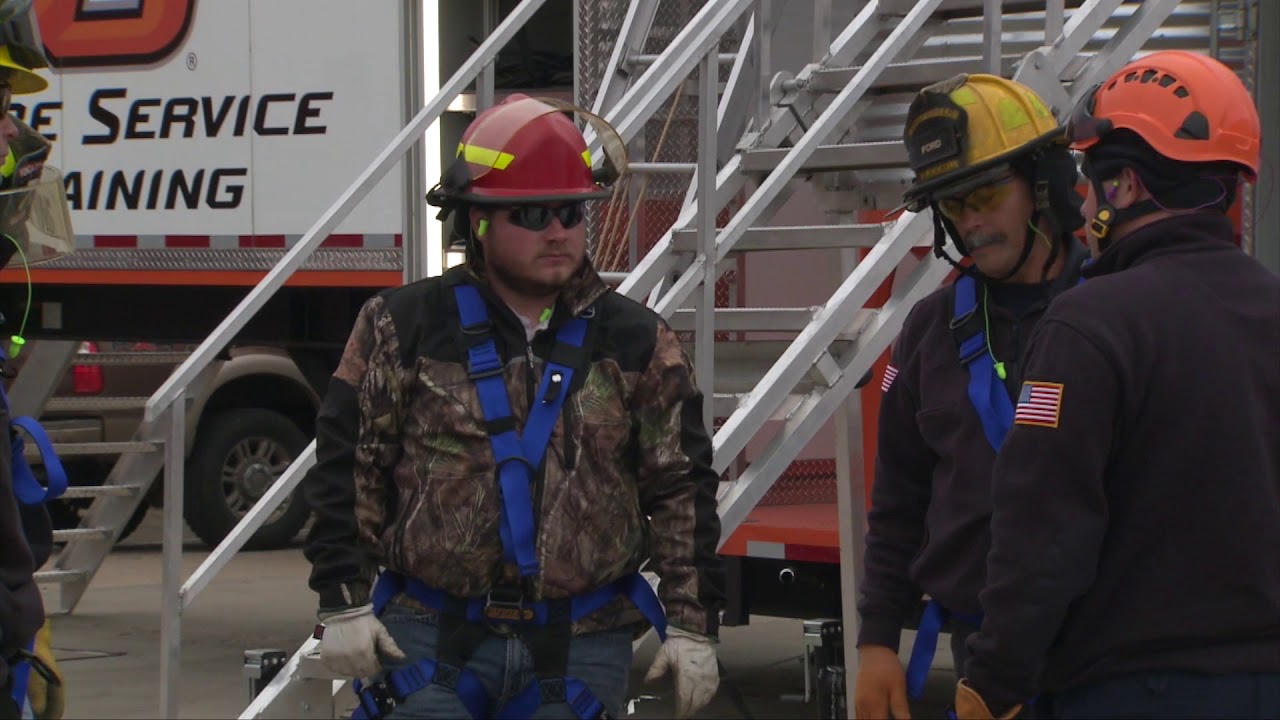 First responders learn about grain bin safety (11/25/17) - YouTube