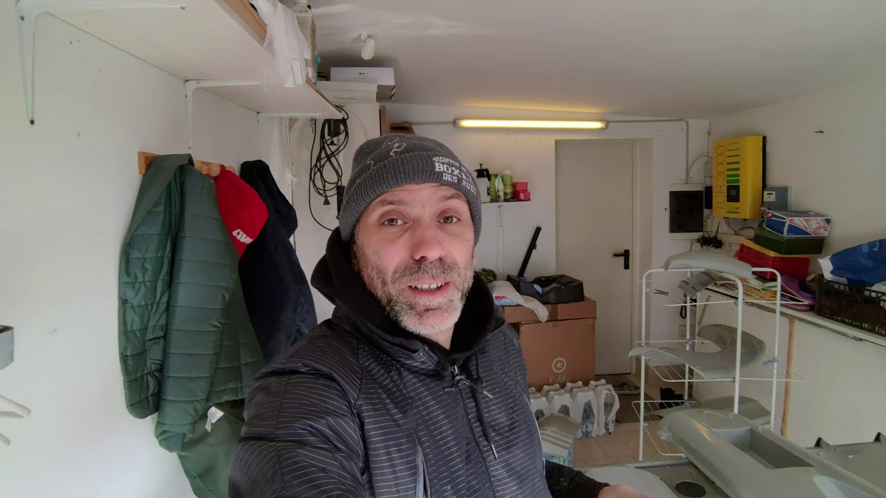 Danno riparato, verniciare paraurti e siliconare i fascioni del camper fai da te. FINITO