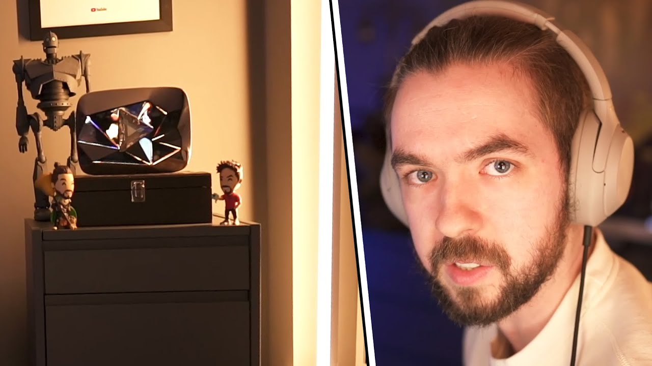 jacksepticeye shows his room - YouTube