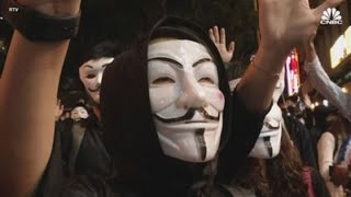 Masked Hong Kong Protesters Carry Out Flash Mob On Britains Guy Fawkes Day