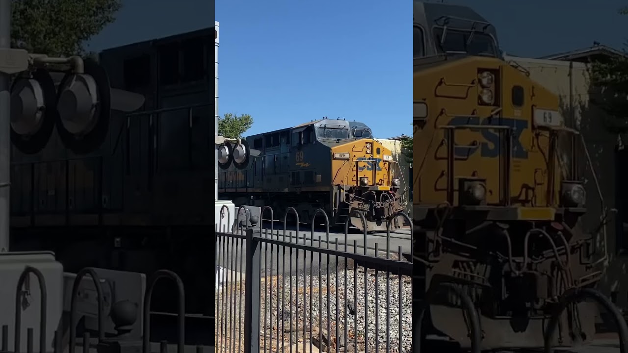 CSX 69 leads mixed freight in Marietta, Ga