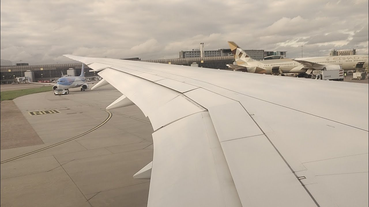 TUI Boeing B787-8 take off from Manchester Airport