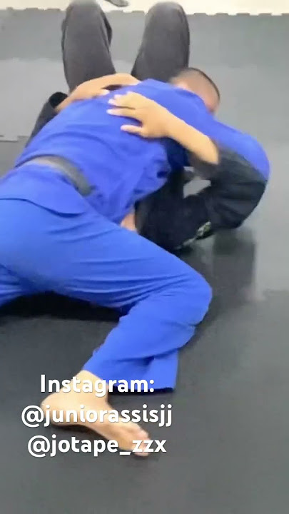 Estrangulamento norte/sul jiujitsu