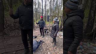 Бомжи и демоны, Саша лечит Юлю. Мусорщик. #леснойгородок #прикол #отдых #лесной #поселок