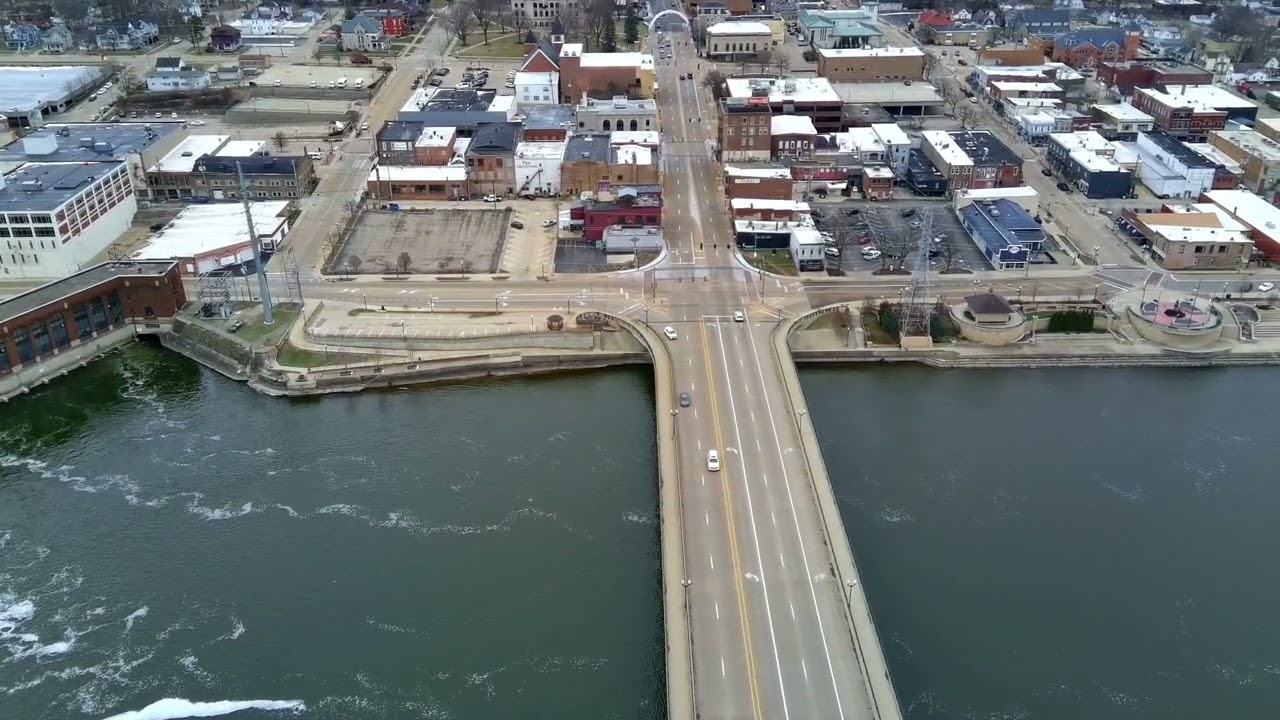 Jan 11 2026  Dixon IL Skyviews in 4k  Dixon Parks Pathways and play areas  Galena Ave Rock River