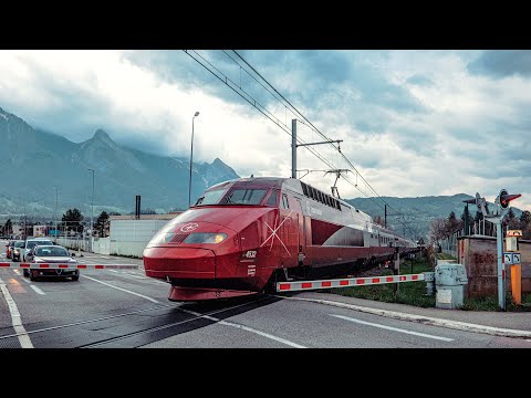 4K COMPILATION TRAINS FRANCAIS PASSAGES A NIVEAUX EN ACTION ALBERTVILLE