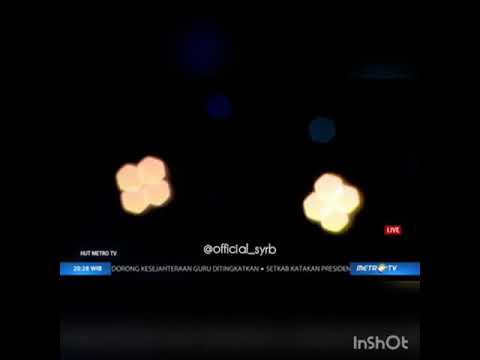 Syahrini menyanyikan lagu Restu di HUT Metro TV