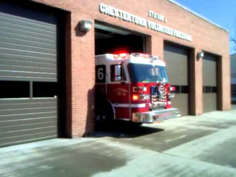 Engine 6 responding to the structure fire - YouTube