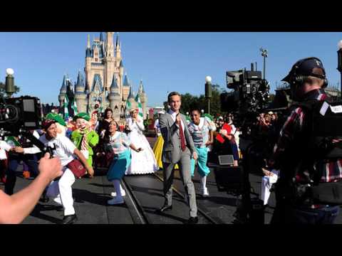 Are You Ready For Christmas - Disney Parks Christmas Parade 2013