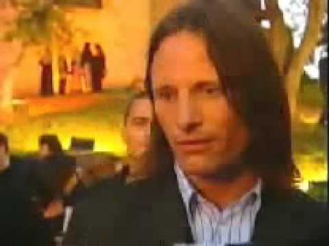 Viggo mortensen kissing gay Transgender adults