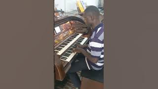 Ukarimu wa Bwana Yesu Loyaly Organ
