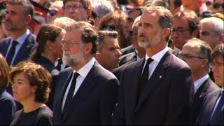 Spain attacks: PM Rajoy joins mourners for one-minute silence