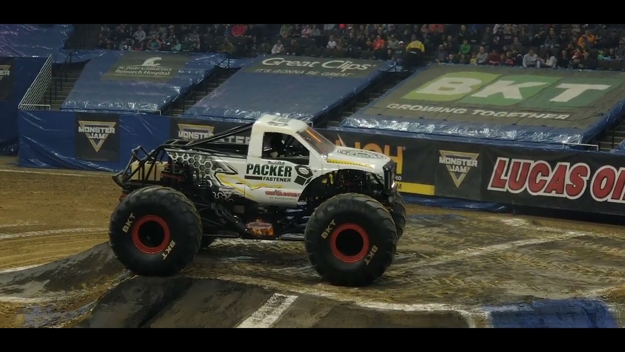 Packer Fastener Just GetErDone II vs Grave Digger, Racing Finals