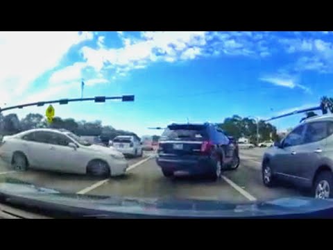 DRIVER'S QUICK REACTION HELPS HIM AVOID AN ACCIDENT