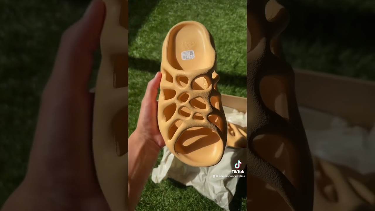 Whats yall thoughts? 🤔 Adidas Yeezy 450 Slide Cream 🌼 Dm for size . . 