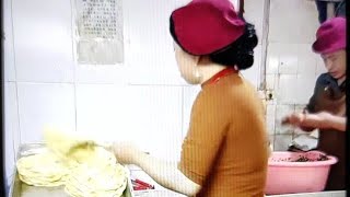 【鸡蛋饼葱油饼】♦小吃260116.晨2lat