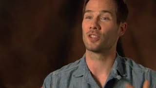 luke macfarlane in brothers and sisters (2)-wentworth miller