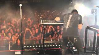 NIN  Cars with Gary Numan, London 7.15.09 [HD]  - YouTube.flv