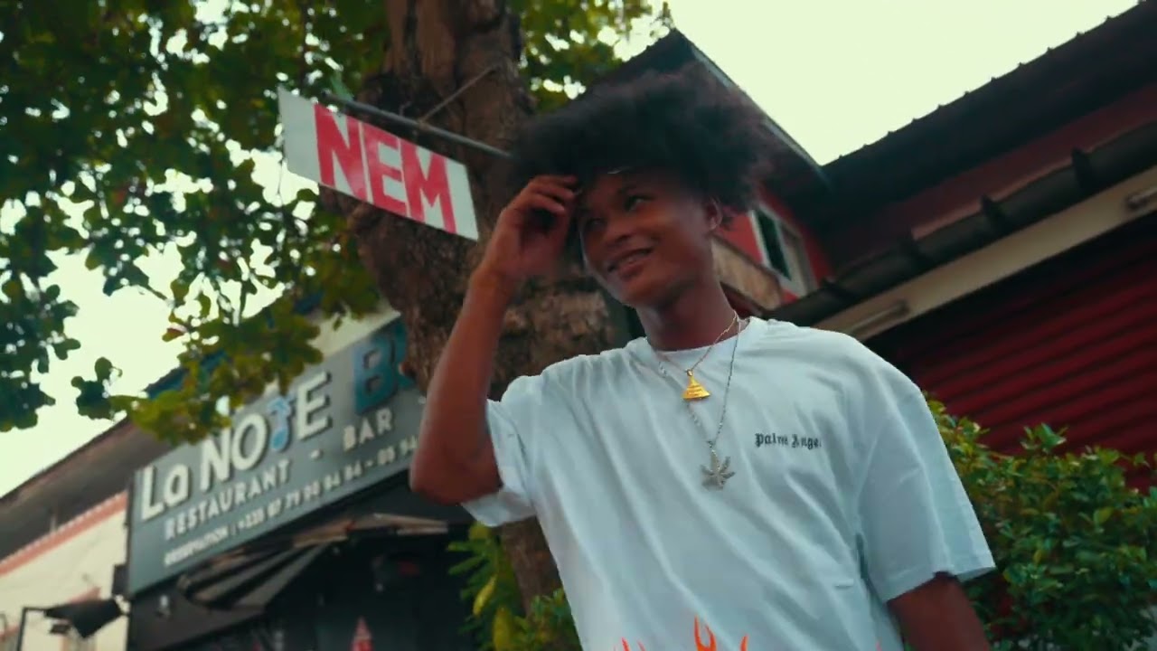 Fing Fang - Tu Es Dedans ( Video by Director Vador & Prod by Desco on the beat )