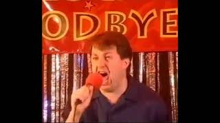 David Mitchell *actually* sings Nirvana