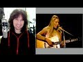 British guitarist analyses Joni Mitchell's ENGAGING one woman show in 1969!