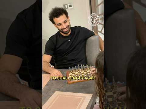 Mo Salah’s Intense Chess Battle Against a Fierce American Fan! Who Will Win? #Liverpool
