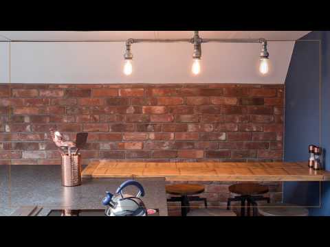 Video: Hvordan installerer du murstensvægfliser?