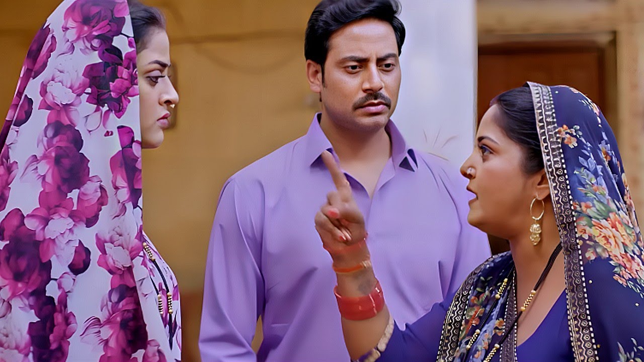 इतनी बेसरम औरत होगी मैंने सोचा नहीं था तेरे नाच पर पूरा गांव वाले सिटी मार रहे थे तुझे शर्म नहीं आई