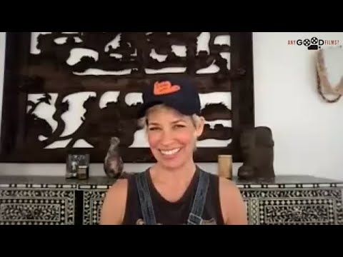 Evangeline Lilly talks Jason Sudeikis and working on, 'South of Heaven' plus Antman fandom !
