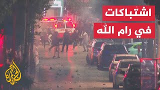 اشتباكات بين متظاهرين فلسطينيين وقوات أمن السلطة احتجاجا على مجزرة المستشفى الأهلي