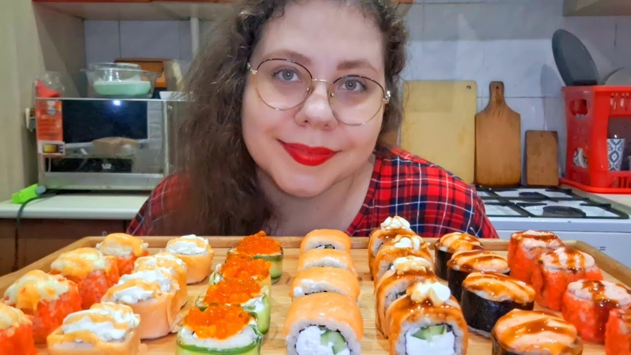 Мукбанг Роллы/Я вернулась😊