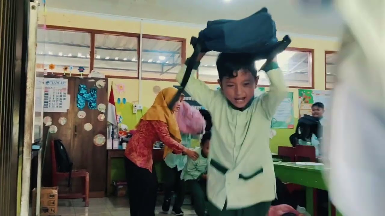 Simulasi Kesiapsiagaan Bencana Gempa Bumi SDN Conegaran