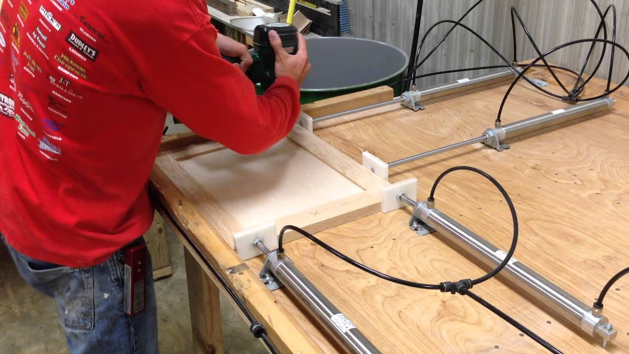 Door clamp - YouTube