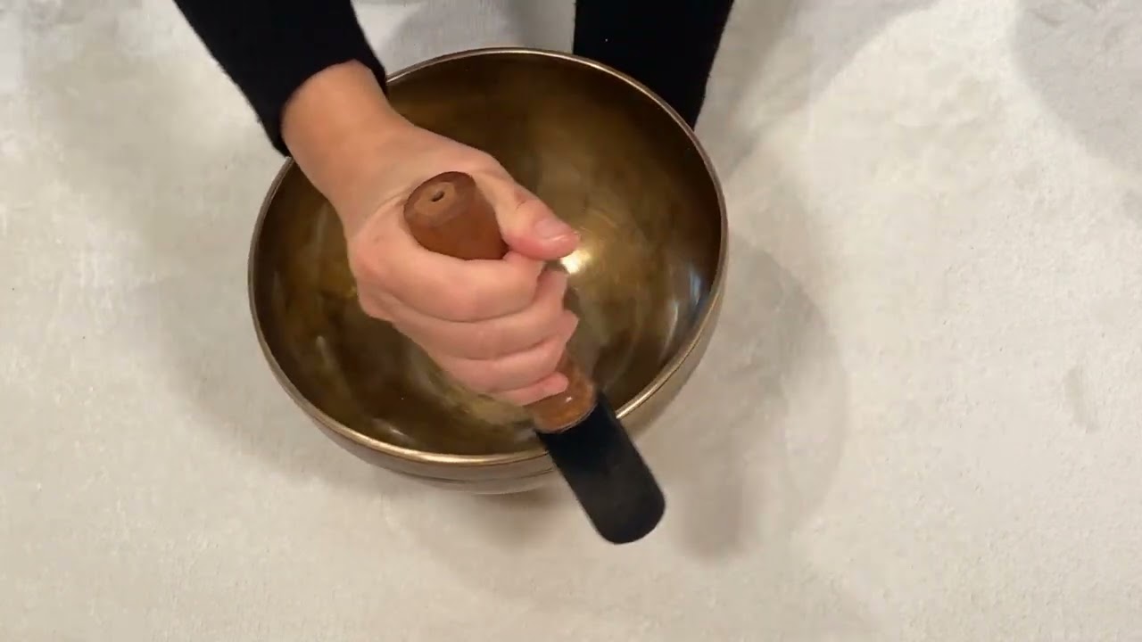 新・鍛造スペシャルシンギングボウル（中） - YouTube