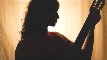 Hannah Cohen – Draggin' (Visualizer)