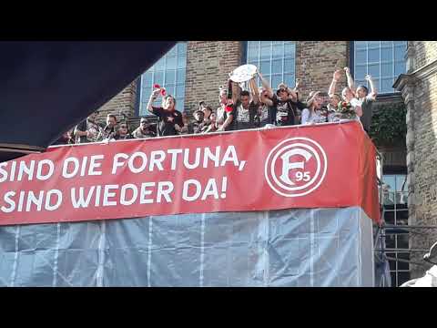Die Toten Hosen (Live) am Düsseldorfer Rathaus (An Tagen wie diesen)